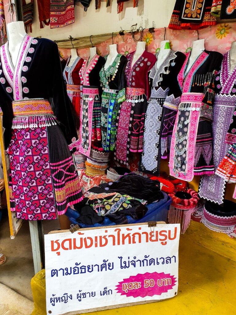 costume inchiriat hmong doi pui chiang mai